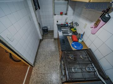Departamento de 2 ambientes cocina separada muy bien ubicado