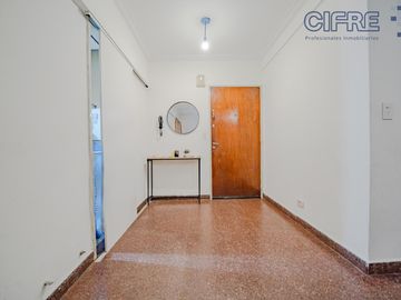 Departamento de 2 ambientes cocina separada muy bien ubicado