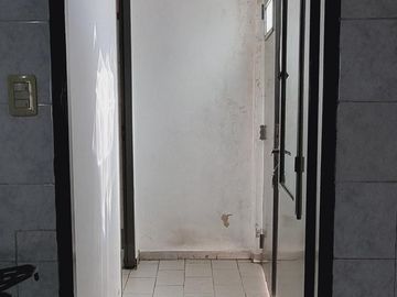 Casa en venta en lomas de zamora, 2 ambientes