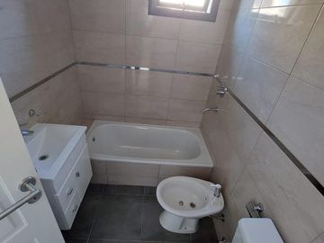 departamento de categoría en alquiler con cochera