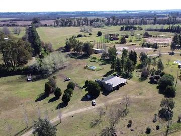 Chacra en Venta de 3 hectáreas. Casa con pileta. Country Las Vizcachas, Exaltación de la Cruz