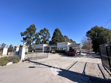 Chacra en Venta de 3 hectáreas. Casa con pileta. Country Las Vizcachas, Exaltación de la Cruz