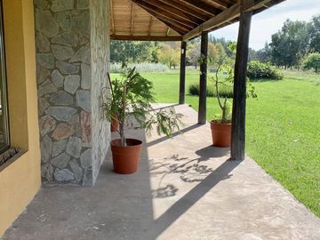 Chacra en Venta de 3 hectáreas. Casa con pileta. Country Las Vizcachas, Exaltación de la Cruz