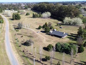 Chacra en Venta de 3 hectáreas. Casa con pileta. Country Las Vizcachas, Exaltación de la Cruz