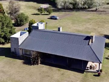 Chacra en Venta de 3 hectáreas. Casa con pileta. Country Las Vizcachas, Exaltación de la Cruz
