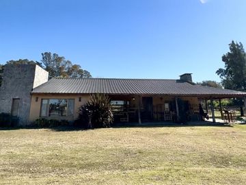 Chacra en Venta de 3 hectáreas. Casa con pileta. Country Las Vizcachas, Exaltación de la Cruz