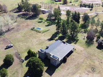 Chacra en Venta de 3 hectáreas. Casa con pileta. Country Las Vizcachas, Exaltación de la Cruz