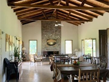 Chacra en Venta de 3 hectáreas. Casa con pileta. Country Las Vizcachas, Exaltación de la Cruz