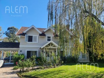 Casa con 5 Dormitorios en Echeverria del Lago