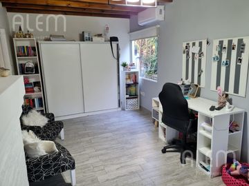 Casa con 5 Dormitorios en Echeverria del Lago