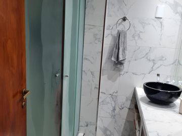 Casa con 5 Dormitorios en Echeverria del Lago