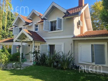Casa con 5 Dormitorios en Echeverria del Lago