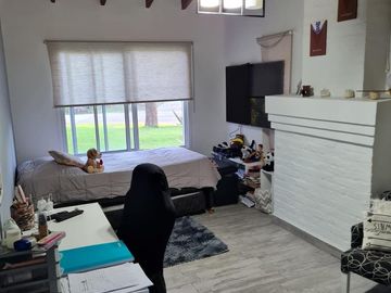 Casa con 5 Dormitorios en Echeverria del Lago