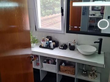 Casa con 5 Dormitorios en Echeverria del Lago