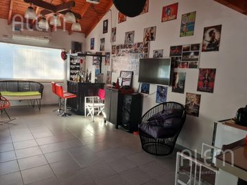 Casa con 5 Dormitorios en Echeverria del Lago