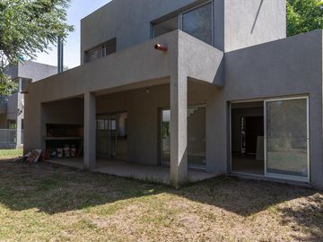 Casa en Countries/ B.Cerrado (P. Esther)