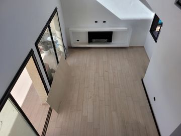 Riberas, Puertos | Venta | Retasada - Interesante casa de 5 amb con pileta y doble altura en living