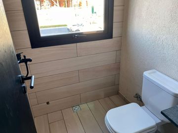 Riberas, Puertos | Venta | Retasada - Interesante casa de 5 amb con pileta y doble altura en living