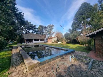 Quinta en venta - 3 Dormitorios 3 Baños - Cochera - 2.067Mts2 - Tortuguitas