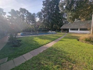 Quinta en venta - 3 Dormitorios 3 Baños - Cochera - 2.067Mts2 - Tortuguitas