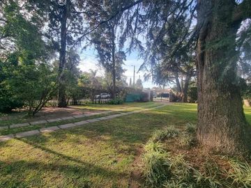 Quinta en venta - 3 Dormitorios 3 Baños - Cochera - 2.067Mts2 - Tortuguitas