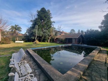 Quinta en venta - 3 Dormitorios 3 Baños - Cochera - 2.067Mts2 - Tortuguitas