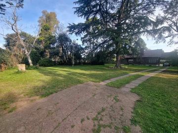Quinta en venta - 3 Dormitorios 3 Baños - Cochera - 2.067Mts2 - Tortuguitas