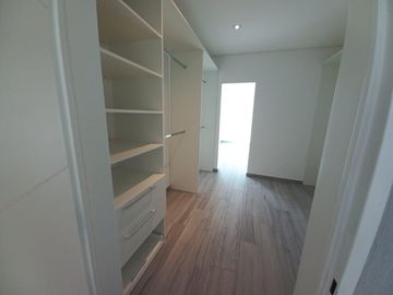 CASA A ESTRENAR EN BARRIO SAN PABLO, PILAR! CON PISCINA!