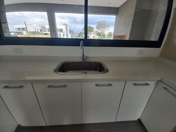 CASA A ESTRENAR EN BARRIO SAN PABLO, PILAR! CON PISCINA!
