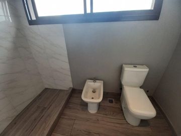 CASA A ESTRENAR EN BARRIO SAN PABLO, PILAR! CON PISCINA!