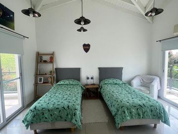 Venta Casa a La Laguna 6 Amb en San Benito Villanueva Tigre