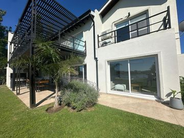 Venta Casa a La Laguna 6 Amb en San Benito Villanueva Tigre