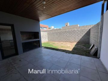 Dúplex en venta La Calandria | 3 dormitorios, Seguridad