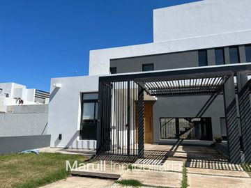 Dúplex en venta La Calandria | 3 dormitorios, Seguridad