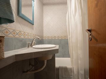 Casa en venta 3 dormitorios Castelar Norte con piscina