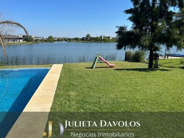 Casa a la laguna en Venta El Cantón Barrio Puerto-Escobar