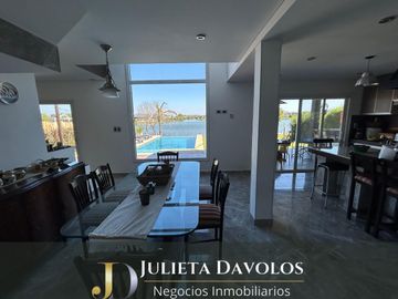 Casa a la laguna en Venta El Cantón Barrio Puerto-Escobar