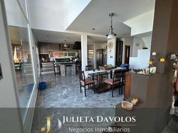 Casa a la laguna en Venta El Cantón Barrio Puerto-Escobar