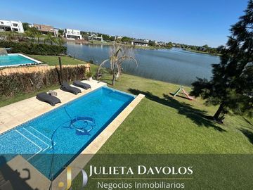 Casa a la laguna en Venta El Cantón Barrio Puerto-Escobar