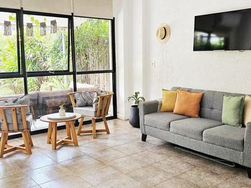 MONOAMBIENTE en Martinez CON JARDIN!