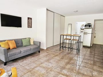MONOAMBIENTE en Martinez CON JARDIN!