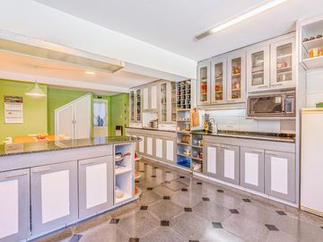 CASA - VENTA - 6 AMB - JARDIN - PISCINA - GARAGE - SUITE - BELGRANO R