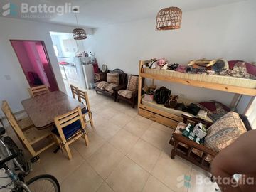 Departamento en planta baja con parrilla y cochera en San Bernardo