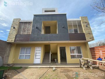 Departamento en planta baja con parrilla y cochera en San Bernardo