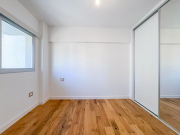 Departamento 2 dormitorios, estrenar, vista rio, radiadores