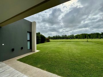 Casa en Haras del Sur III
