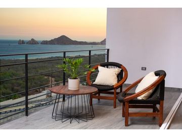 Penthouse en venta en Los Cabos con vista directa a playa El Médano