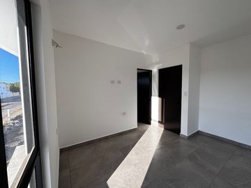 Casa Nueva con recámara en Planta Baja Zona Norte