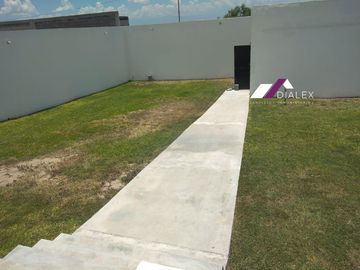 VENTA Quinta con terreno de 592 m2 -VALLE DE ZUAZUA- 3 Recámaras y 2 Baños