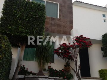 Casa en Venta - (3)